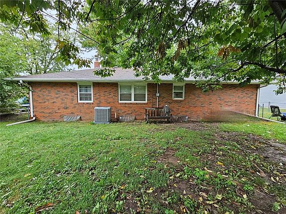 3rd image of 2217 Valley Brook Ln