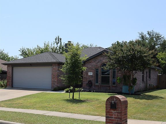 3rd image of 324 Lake Travis Dr