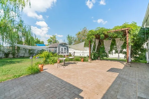 1327 Hugh Hunter Rd — Photo 10