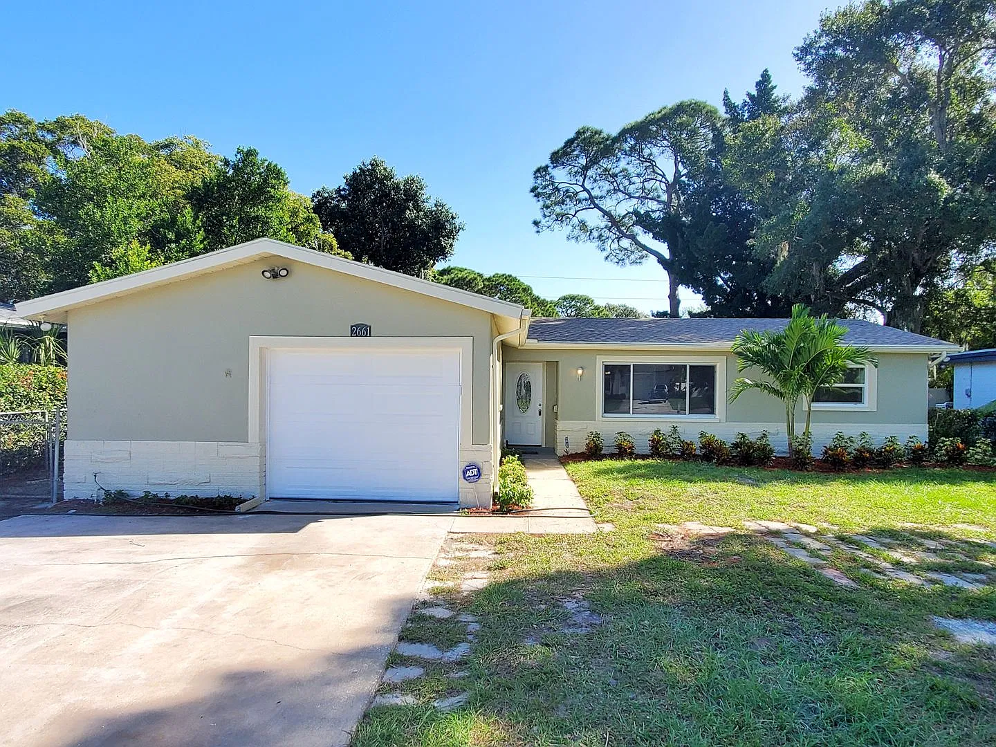 4 Bedroom 2 Bath Home in Lakewood Estates!! — Photo 1