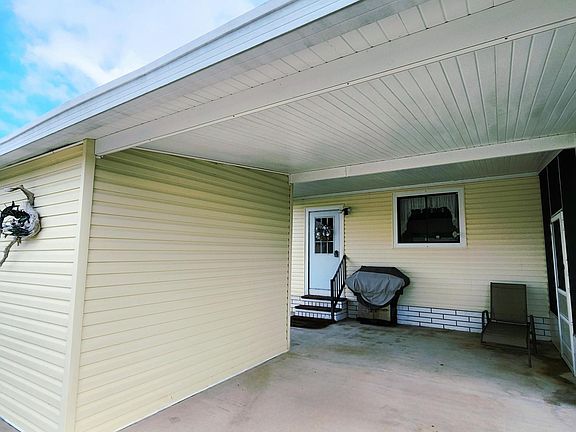 5th image of 526 Hemingway Terrace #F-02