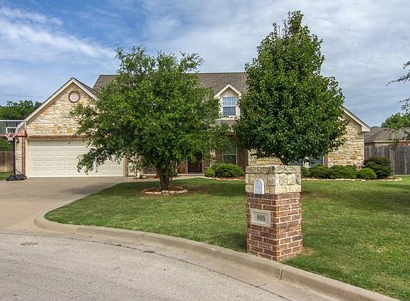 2nd image of 805 Cottonwood Ct