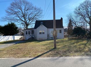 84 Maddox Ave, Islip, NY 11751