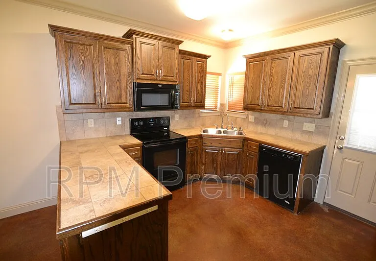 4836 Rollins Rd — Photo 11
