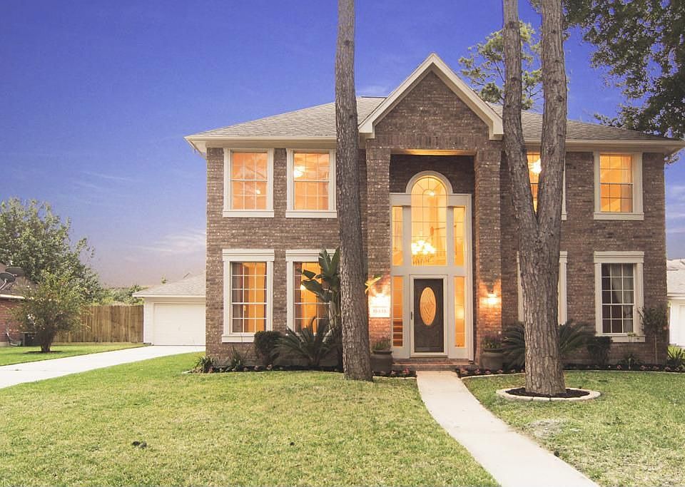 1st image of 15815 Hollow Rock Dr