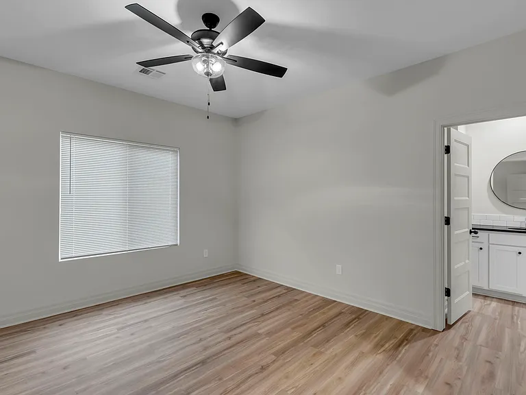 1811 E Liam Ct — Photo 3