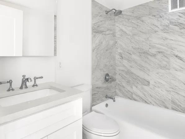 2 Fifth Avenue image 10 of 11