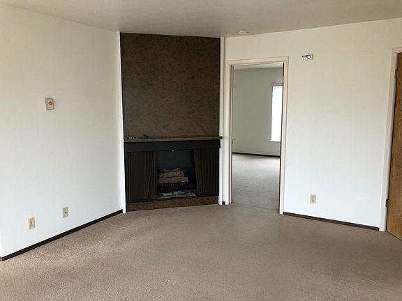 5th image of 1436 48th Ave #8