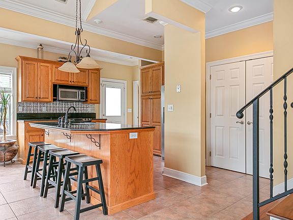 5th image of 140 Ambiance Cir