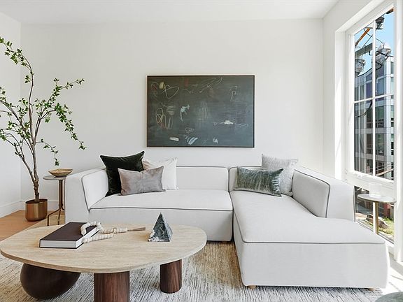 4th image of 28 Geneva St #202