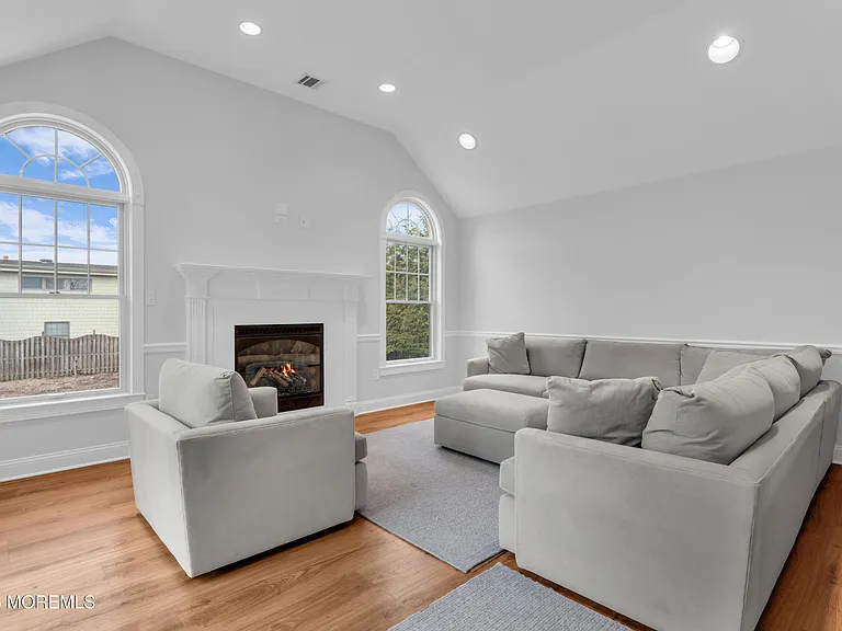 7 Anderson St — Photo 17
