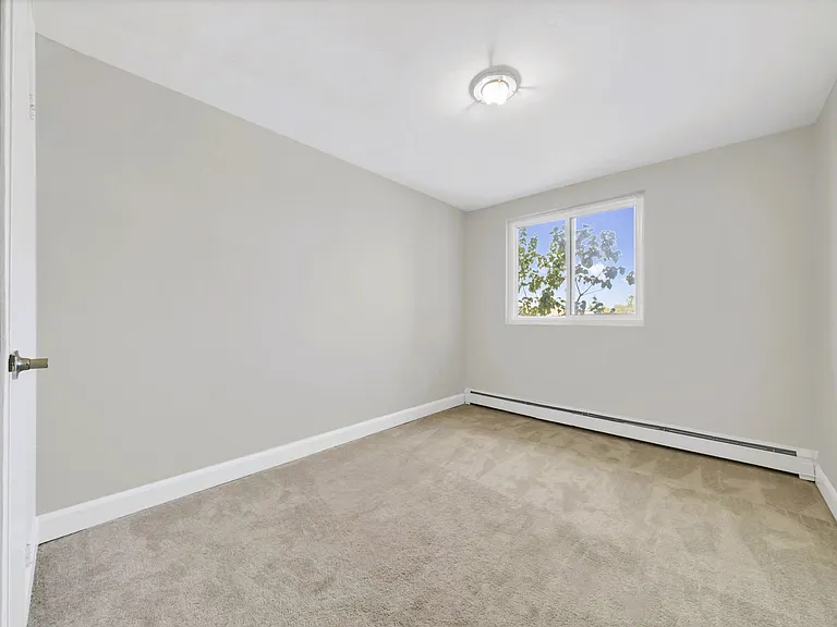 995 16th St E — Photo 20