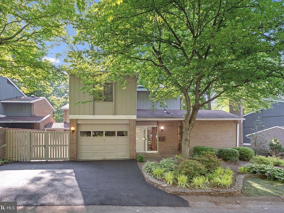1624 Greenbriar Ct, Reston, VA 20190 Zillow