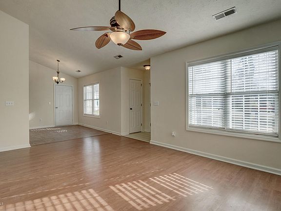 4th image of 318 Kingsworth Lane SE