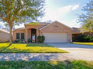 696 Rachel St, Alvin, TX 77511