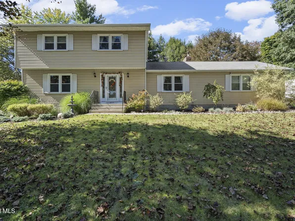 809 Westmoreland Drive, Niskayuna, NY 12309