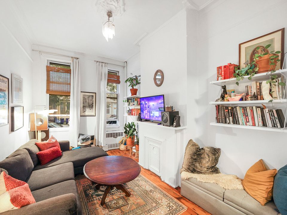 1st image of 354 Menahan St APT 1R