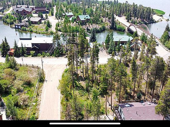 3rd image of 928 Chipmunk Ln
