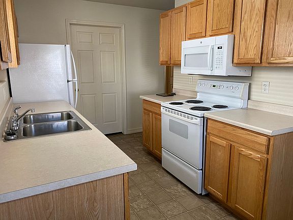 5th image of 4014 Cheyenne St APT C