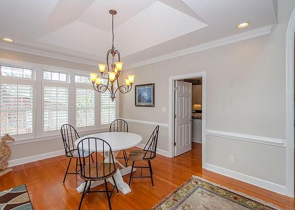 3rd image of 4122 Shady Oaks Dr