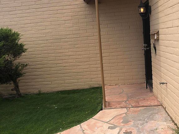 3rd image of 10425 Ashwood Dr APT A