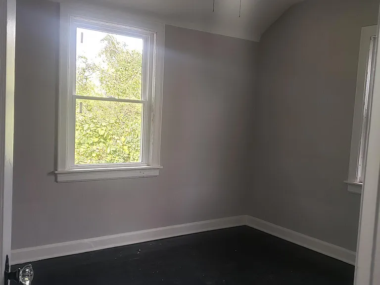 Saffer St — Photo 6