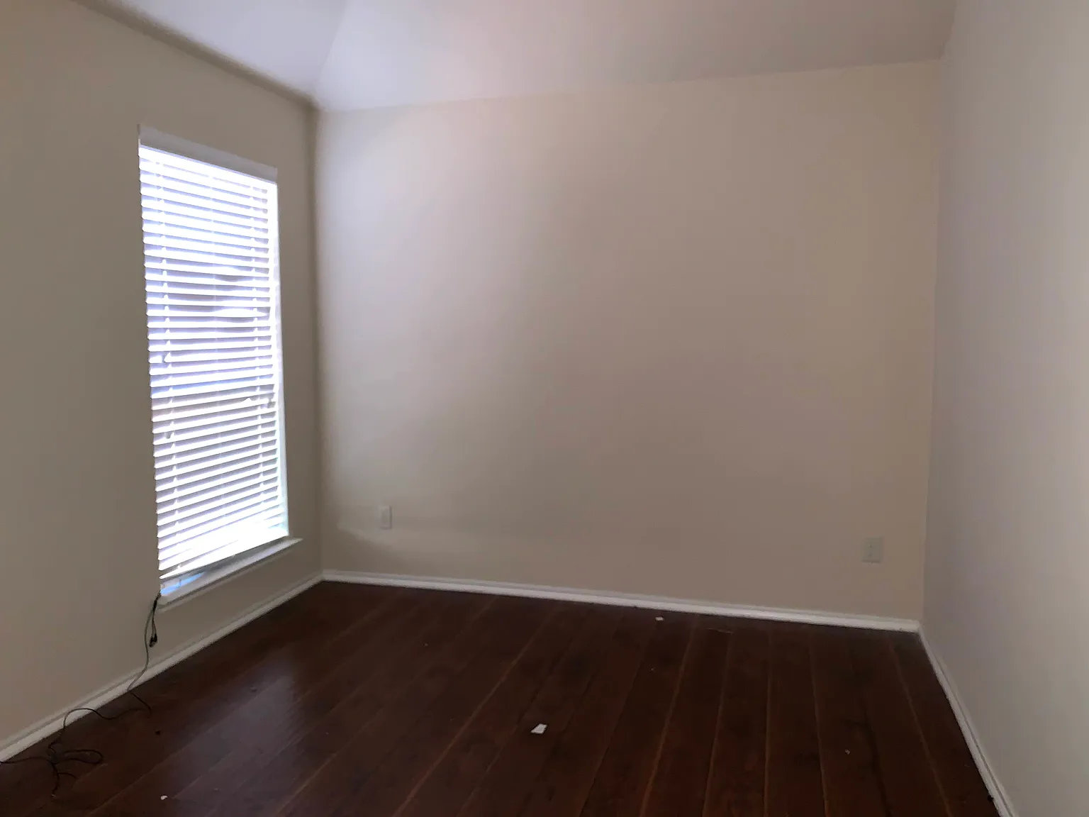 3 bed, 1936 sqft, $2,200 — Photo 3