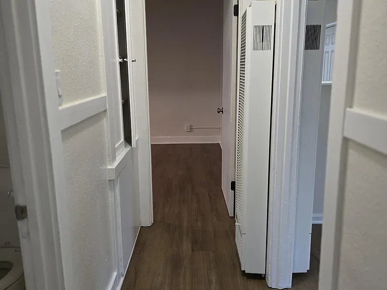 916 W 59th Pl #A — Photo 15