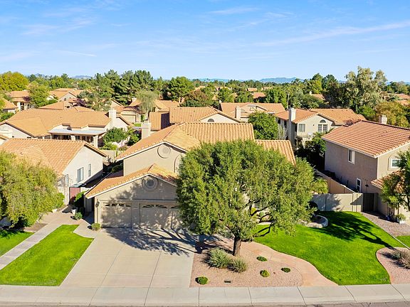 3rd image of 270 E Stacey Ln