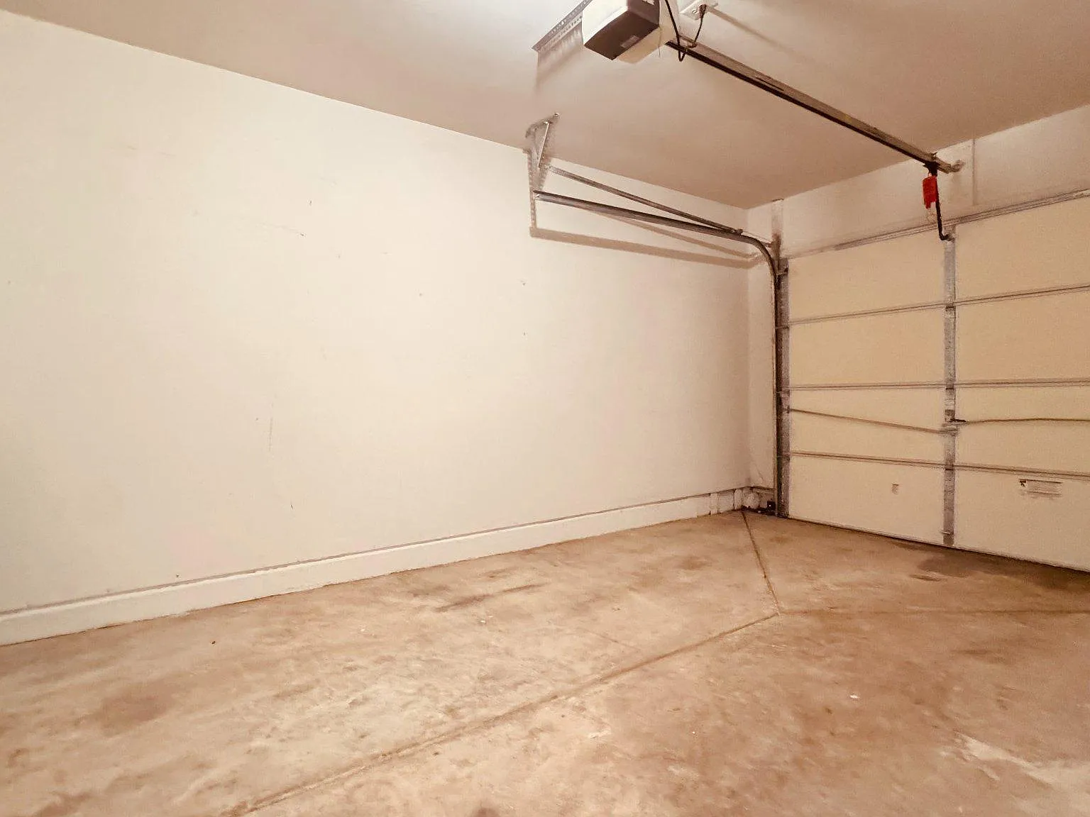 4 bed, 3.5 bath, 1760 sqft, $3,600 — Photo 4