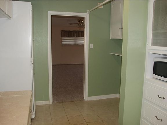 5th image of 3413 Glenmont Dr