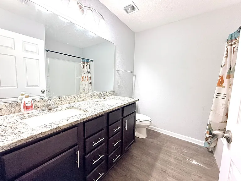 6822 McMullin St — Photo 20
