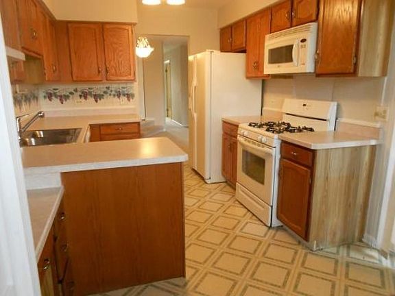 5th image of 1311 Coventry Cir