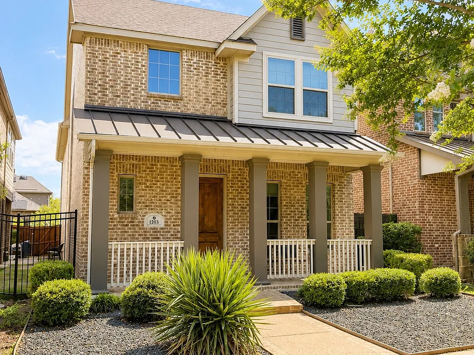 1203 Harris Hawk Way