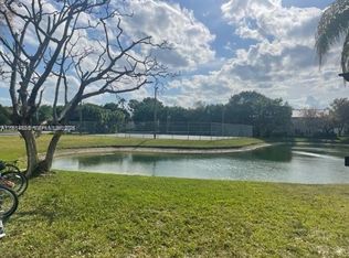 Isles At Lagomar Condo, Fort Lauderdale, FL 33325