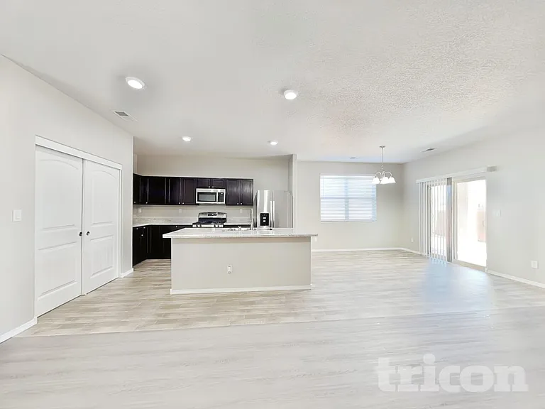 5 Dos Hermanos Ct — Photo 3