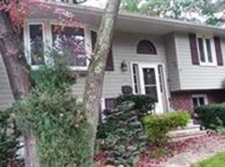 4 Lewis Cir, Peabody, MA 01960