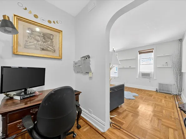 811 Walton Avenue image 5 of 17