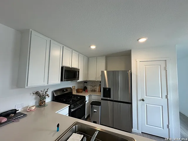 3 bed, 2.0 bath, 1354 sqft, $17,000 — Photo 4