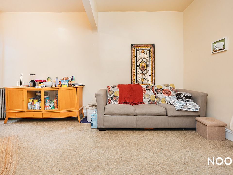 1st image of 805 Seneca Ave #1B
