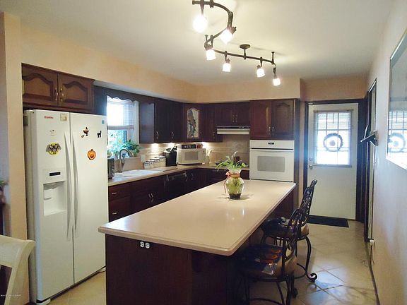 2nd image of 81 S Welles Ave