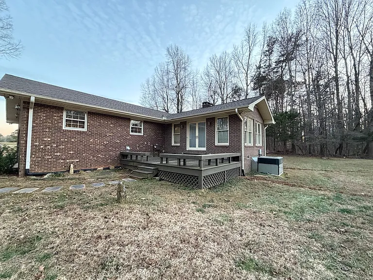 6811 Oakdale Rd — Photo 2