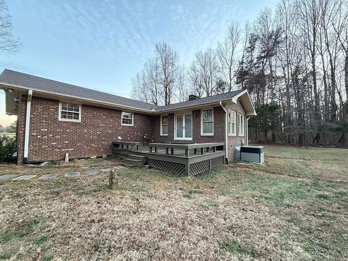 Building Photo - 6811 Oakdale Rd