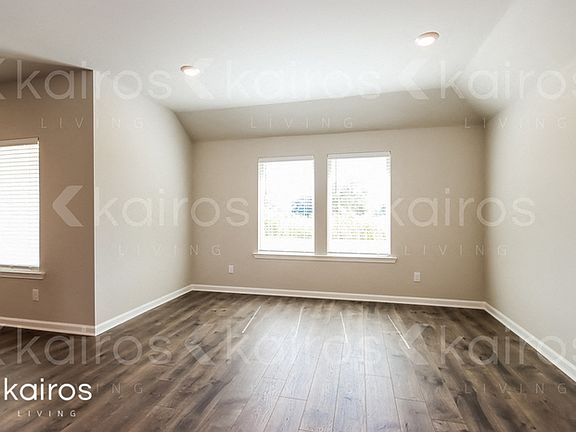2nd image of 106 Royal Oak St