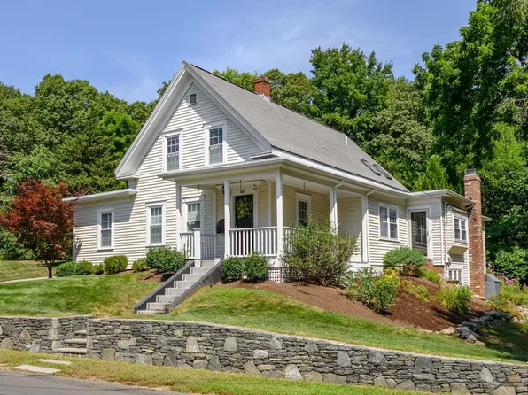 117 Hobart St, Hingham, MA 02043