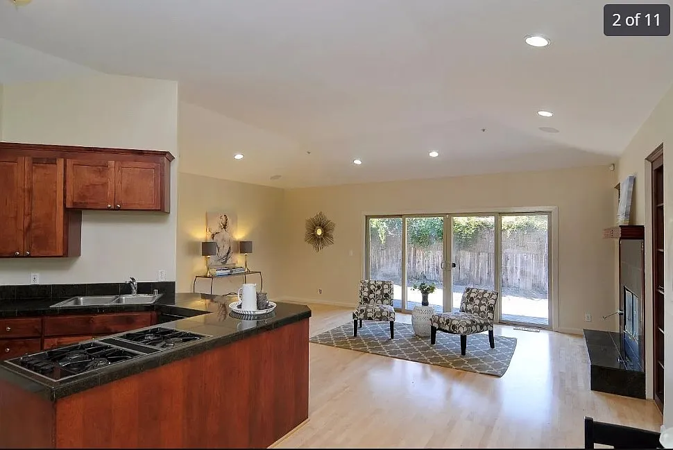 3 bed, 1584 sqft, $5,276 — Photo 2