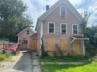 65 Lyman St, Worcester, MA 01603