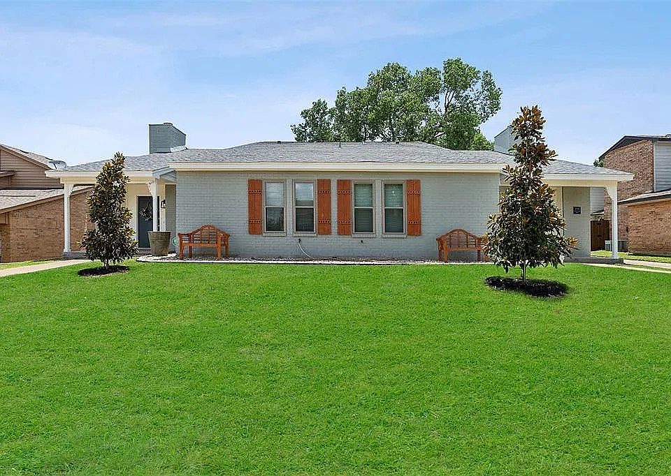 1st image of 2708 Meadow Park Dr