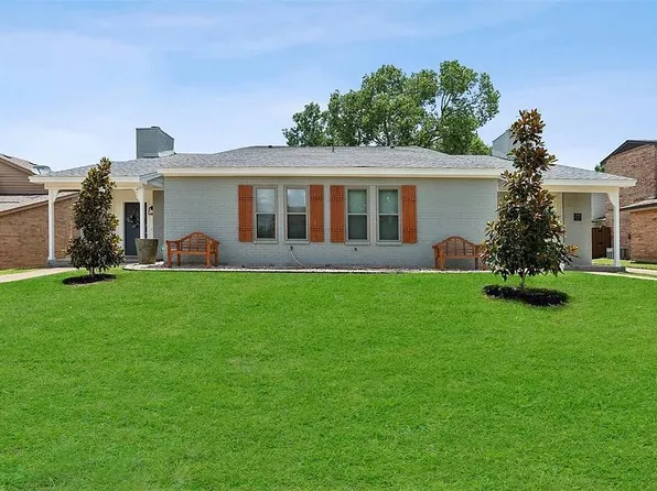 2708 Meadow Park Dr, Bedford, TX 76021