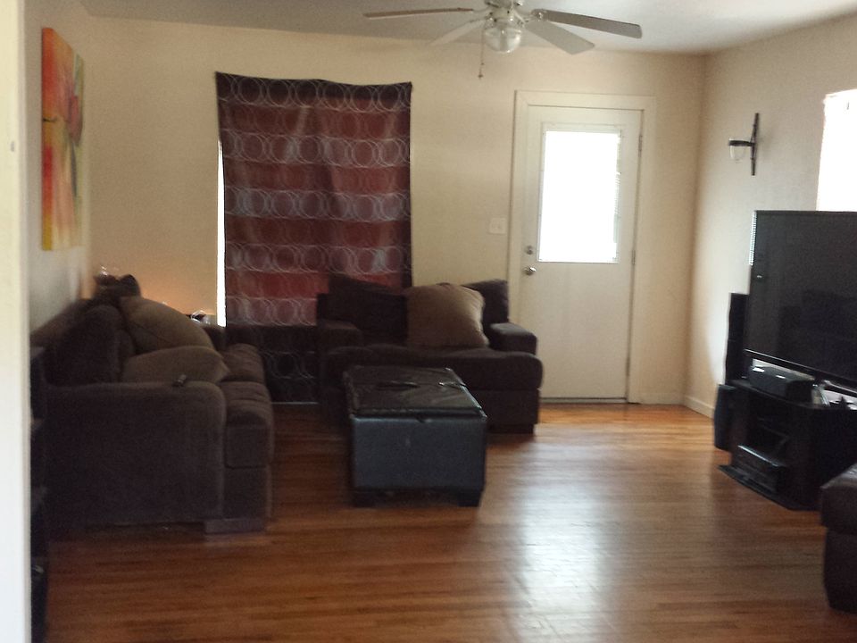 2nd image of 307 Sunset Dr